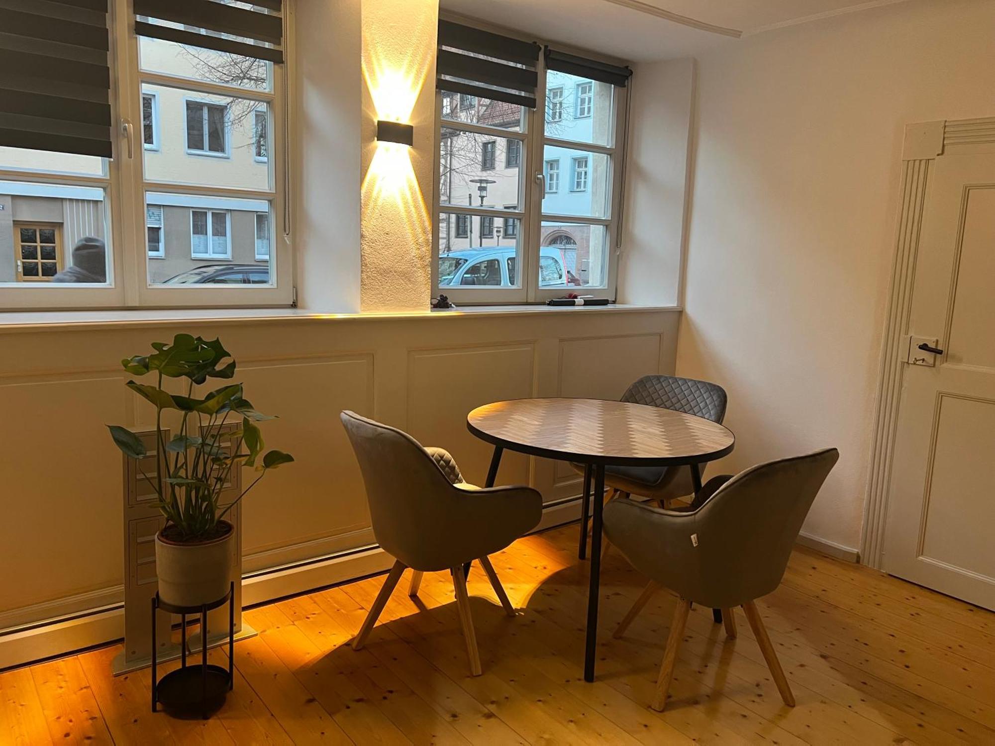Altbau Charme In Der Nuernberger Innenstadt Buitenkant foto